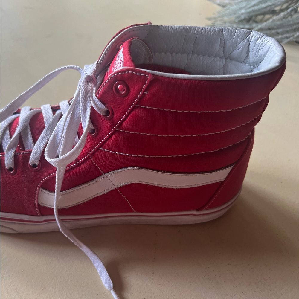 Van “Off The Wall” Men’s Red Hightop Tennis Shoes